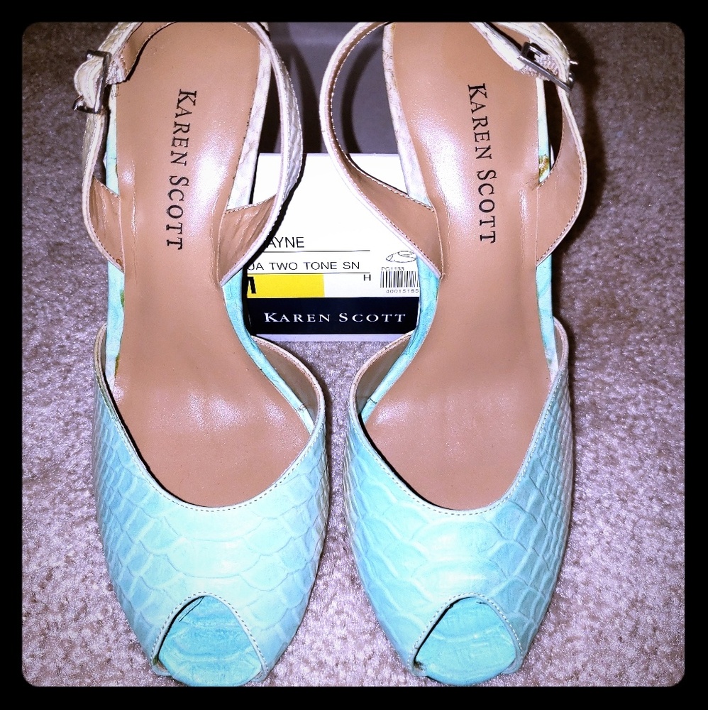 Karen Scott Two Tone Aqua Print Heels